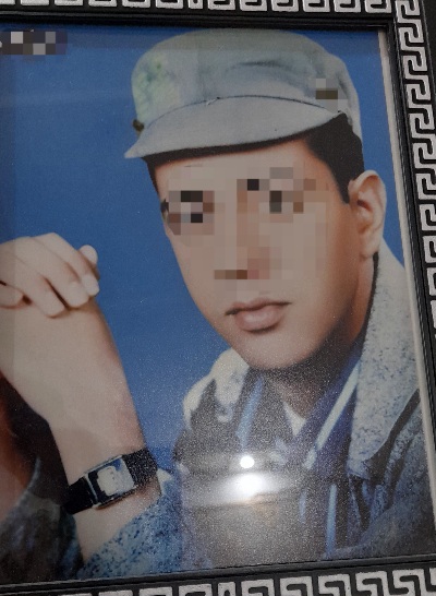 گمشده فردی بنام علی در سال 1367 در منطقه سومار - ناپدیدشده - آگهی در حال بررسی و منتظر تکمیل مدارک قضایی و انتظامی و هویتی از آگهی دهنده